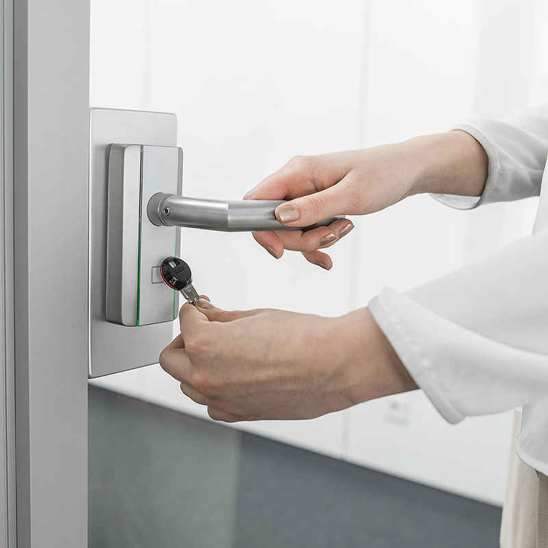 C-Lever Compact